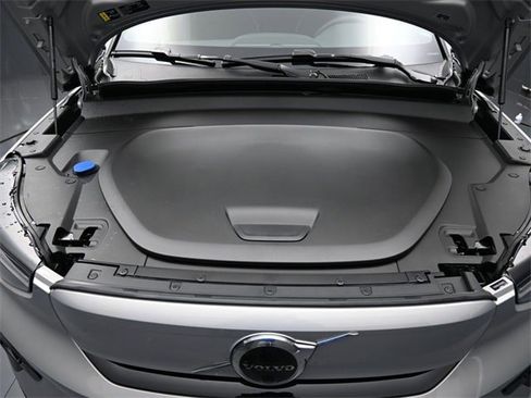 New 2024 Volvo XC40 Recharge Plus w/ Protection Package Premier image 17