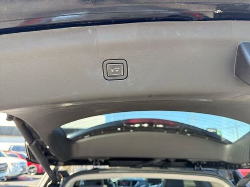 Used 2020 Buick Enclave Essence w/ Sound and Sites Package AWD/4WD image 15