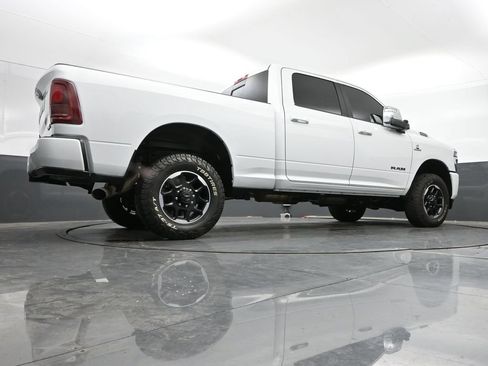 Used 2026 RAM 2500 Laramie AWD/4WD image 35
