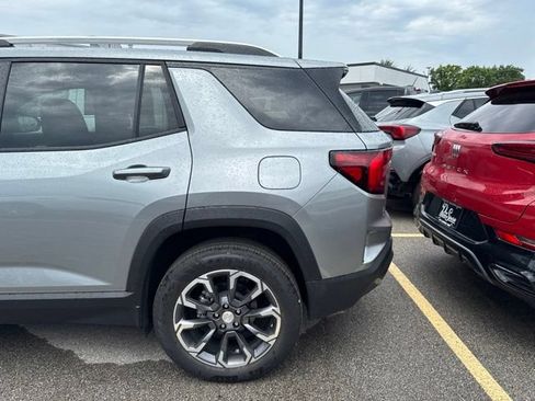 Used 2025 GMC Terrain Elevation w/ Elevation Premium Package AWD/4WD image 8