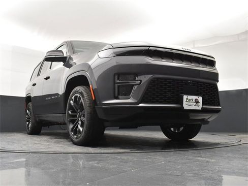 New 2026 Jeep Grand Wagoneer Summit image 19