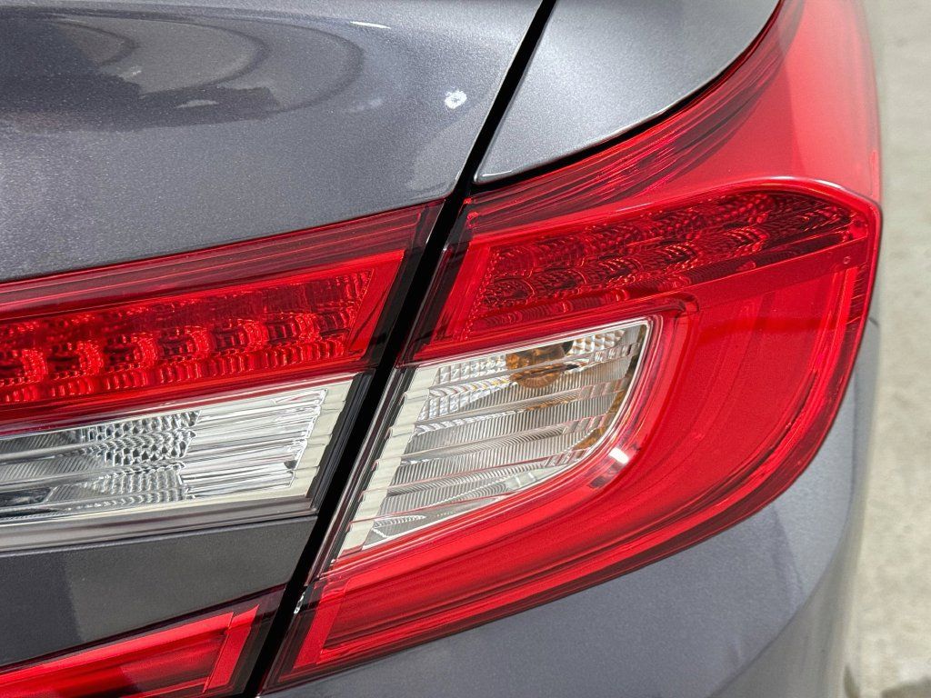 Used 2018 Honda Accord Touring image 36