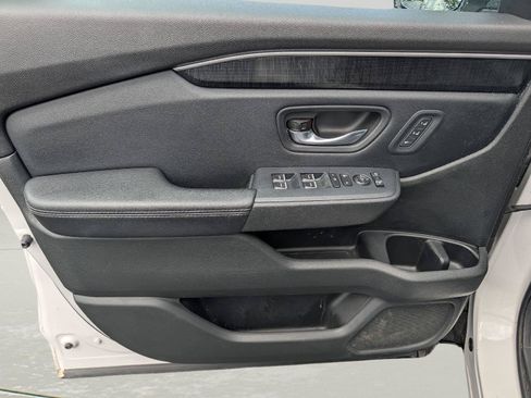 Used 2023 Honda Pilot Elite image 7