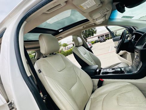 Used 2019 Ford Edge Titanium w/ Equipment Group 301A FWD image 21