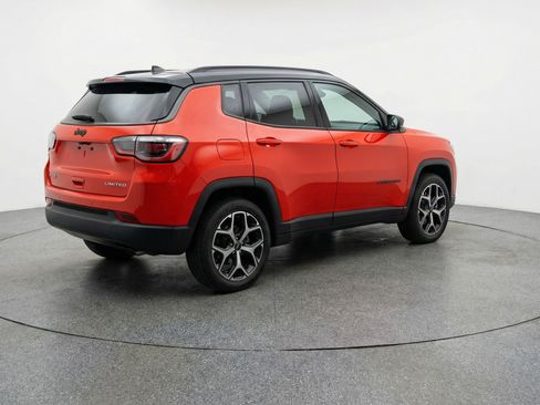 Used 2025 Jeep Compass Limited AWD/4WD image 9