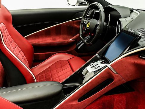 Used 2025 Ferrari Roma Spider RWD image 19