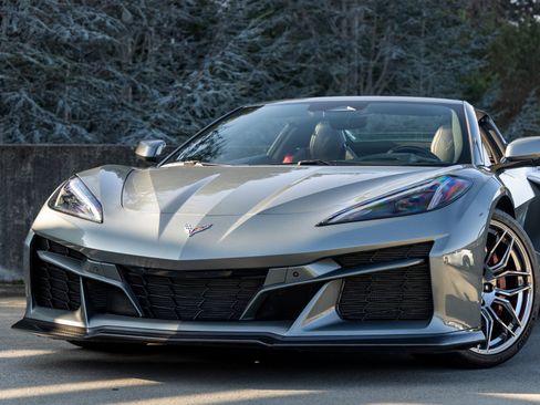 Used 2024 Chevrolet Corvette Z06 w/ Stealth Interior Trim Package image 7