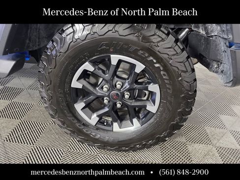 Used 2024 Jeep Wrangler Rubicon w/ Technology Group AWD/4WD image 13