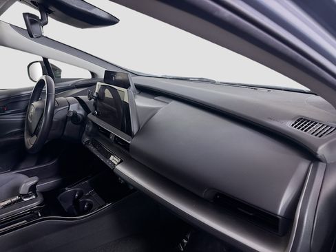 Used 2023 Toyota Prius LE image 30