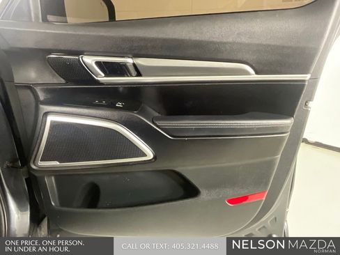 Used 2020 Kia Telluride S w/ S 8 Passenger Seating Package AWD/4WD image 21
