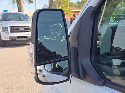 Used 2023 Ford Transit 350 XLT image 9