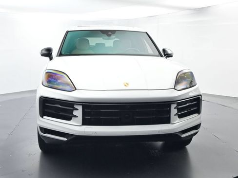 Certified 2024 Porsche Cayenne AWD/4WD image 17