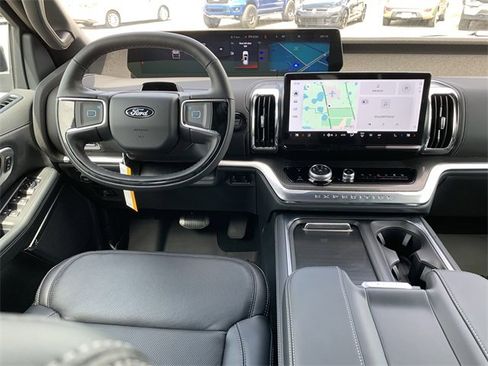 New 2025 Ford Expedition Max Platinum w/ Stealth Performance Package image 15