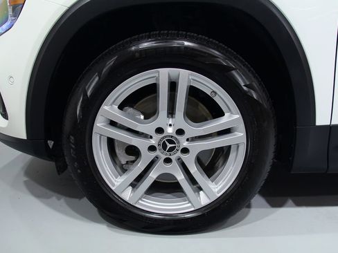 Certified 2023 Mercedes-Benz GLB 250 4MATIC image 18