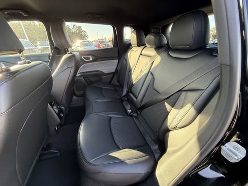 New 2026 Jeep Compass Latitude image 16