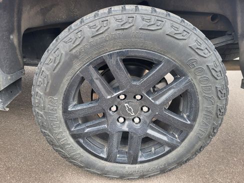 Used 2023 Chevrolet Silverado 1500 Custom Trail Boss w/ LPO, Dark Essentials Package image 16