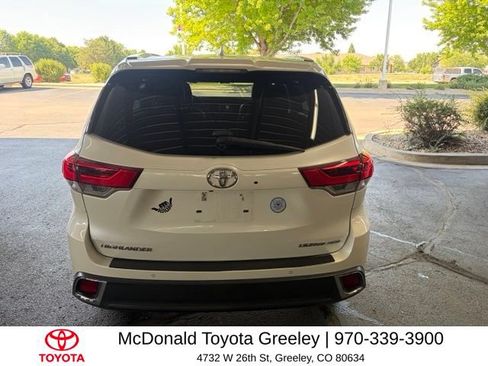 Used 2017 Toyota Highlander Limited Platinum AWD/4WD image 6