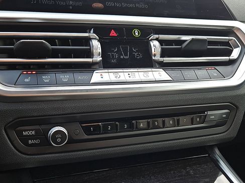 Used 2022 BMW 430i xDrive Convertible w/ Convenience Package image 17