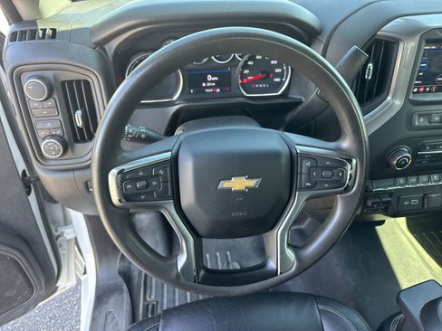 Used 2021 Chevrolet Silverado 2500 Custom w/ Custom Value Package image 18