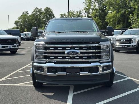 New 2025 Ford F550 4x4 Crew Cab image 6