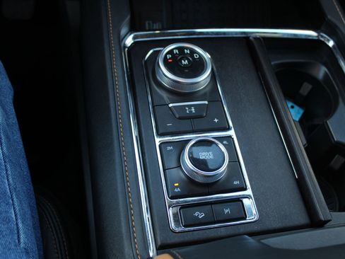 Used 2023 Ford Expedition Platinum image 29