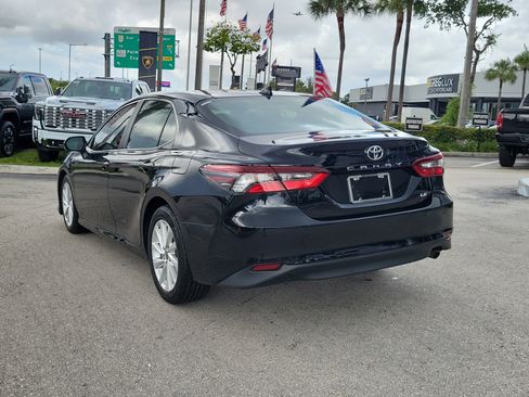 Used 2021 Toyota Camry LE FWD image 7
