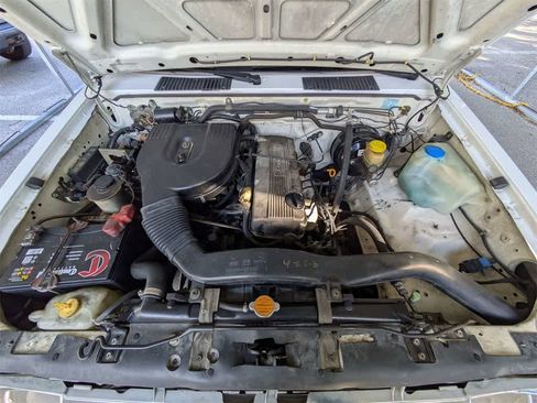 Used 1997 Nissan Pickup 2WD King Cab image 13