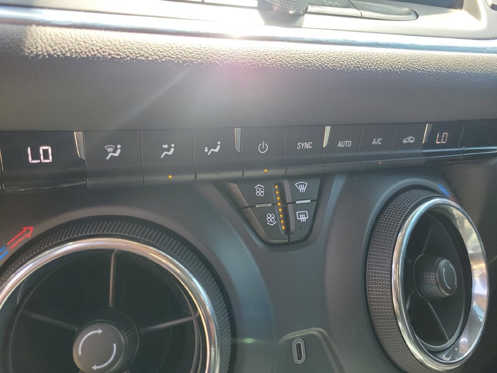 Used 2023 Chevrolet Blazer LT AWD/4WD image 32