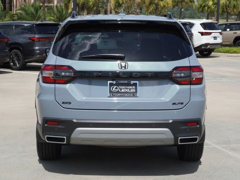 Used 2024 Honda Pilot Elite image 7