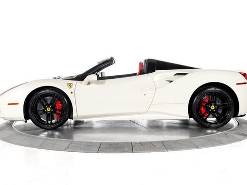Used 2018 Ferrari 488 Spider RWD image 3