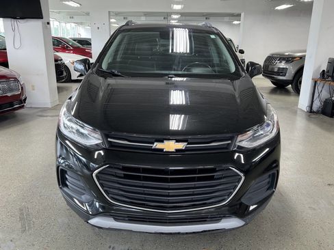Used 2018 Chevrolet Trax LT w/ LT Convenience Package image 2