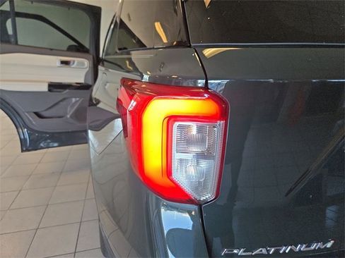 Used 2022 Ford Explorer Platinum w/ Equipment Group 601A image 31