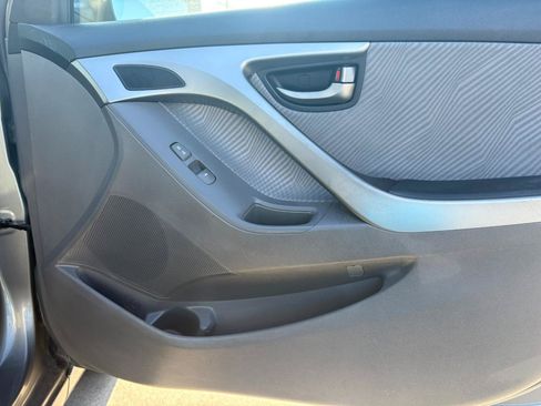 Used 2013 Hyundai Elantra GLS w/ Preferred Pkg FWD image 34