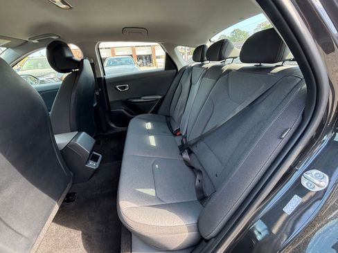 Used 2025 Kia K4 LXS image 28