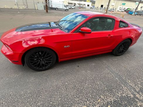 Used 2012 Ford Mustang GT image 4