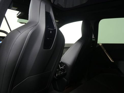 New 2026 BMW iX xDrive60 image 17