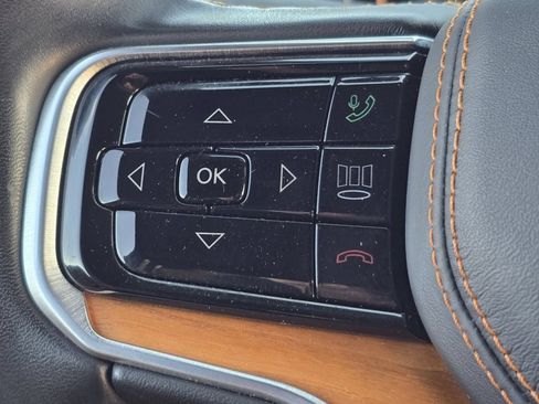 Used 2022 Jeep Grand Wagoneer Series III AWD/4WD image 16