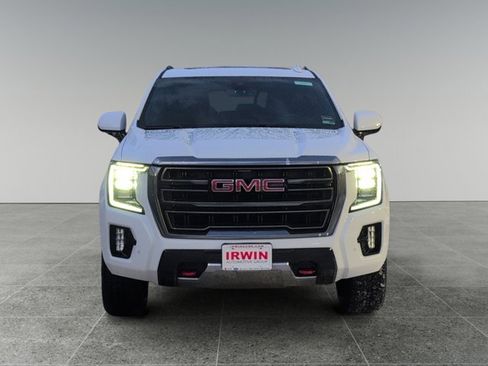 Used 2022 GMC Yukon XL AT4 image 8