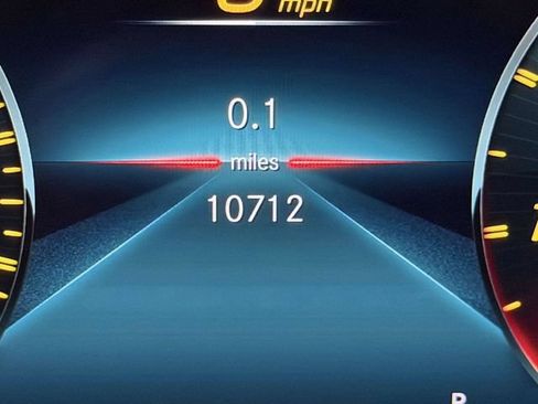 Certified 2023 Mercedes-Benz GLB 35 AMG 4MATIC image 33