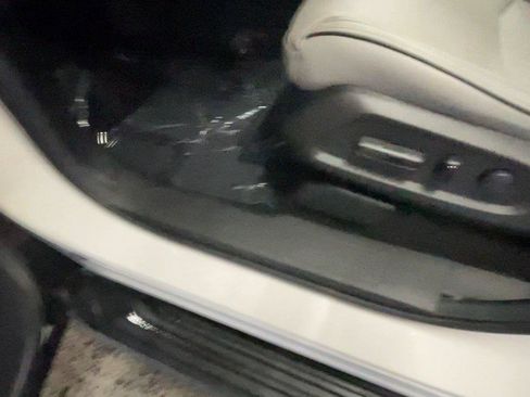 Used 2025 Honda Pilot Elite image 30