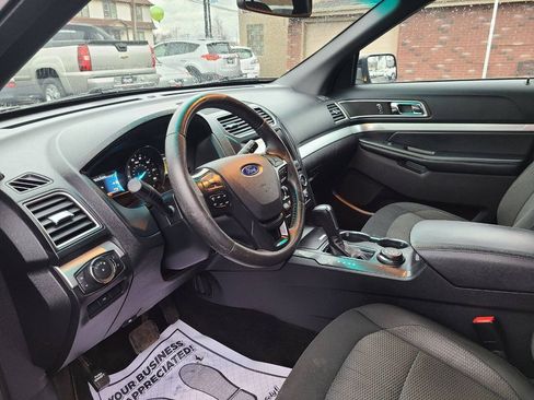 Used 2016 Ford Explorer XLT AWD/4WD image 19