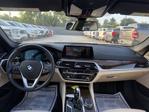 Used 2020 BMW 530i w/ Convenience Package RWD image 17