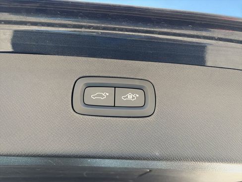 Used 2021 Volvo XC90 T6 R-Design w/ Protection Package Premier image 10