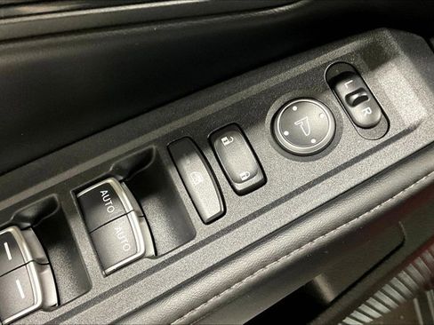 Used 2024 Honda Accord Sport image 39