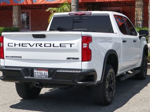 Used 2024 Chevrolet Silverado 1500 ZR2 w/ Technology Package AWD/4WD image 9