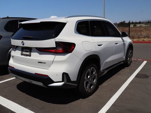 Used 2023 BMW X1 xDrive28i w/ Convenience Package AWD/4WD image 3