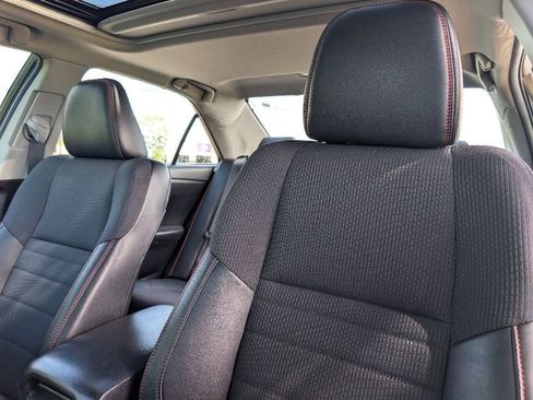 Used 2017 Toyota Camry SE w/ Moonroof Package FWD image 15