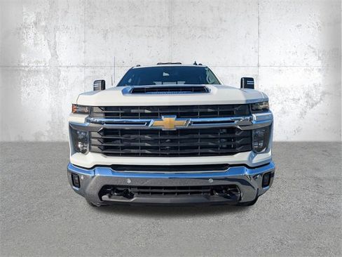 Used 2025 Chevrolet Silverado 2500 LT w/ Safety Package image 8