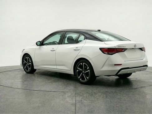Used 2025 Nissan Sentra SV FWD image 6