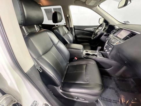 Used 2018 Nissan Pathfinder SL AWD/4WD image 28